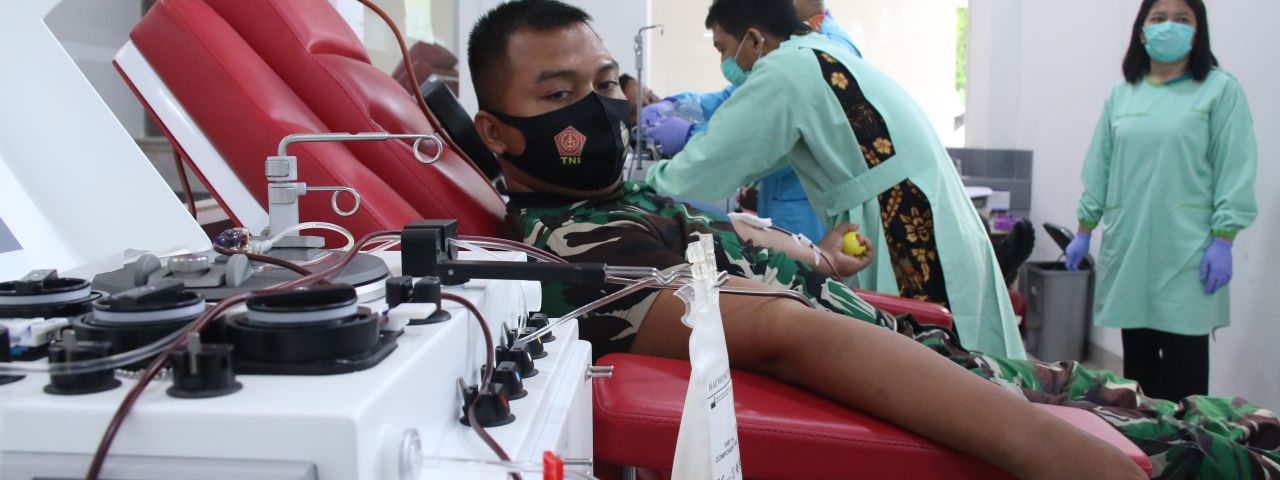 Yonif Raider 300 Cianjur Jalani Donor Plasma Konvalesen di RSPAD Gatot Soebroto